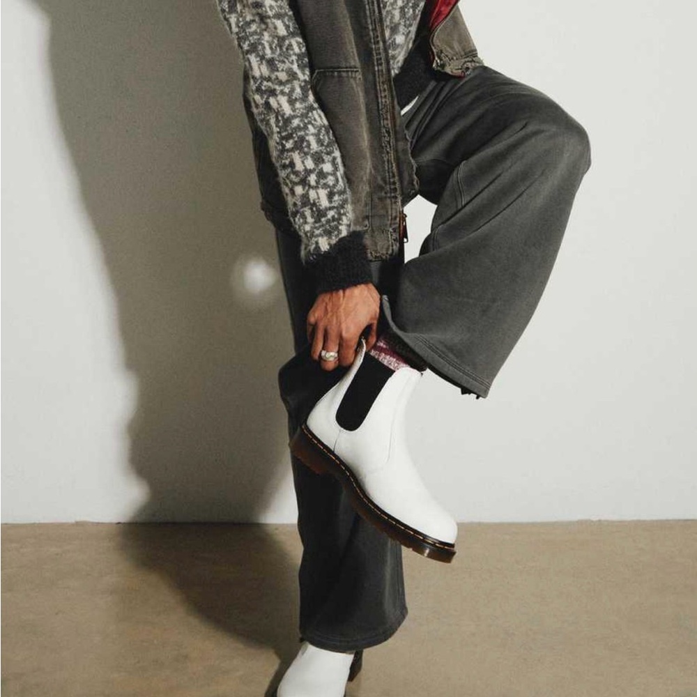 Dr. Martens 2976 Chelsea Boots